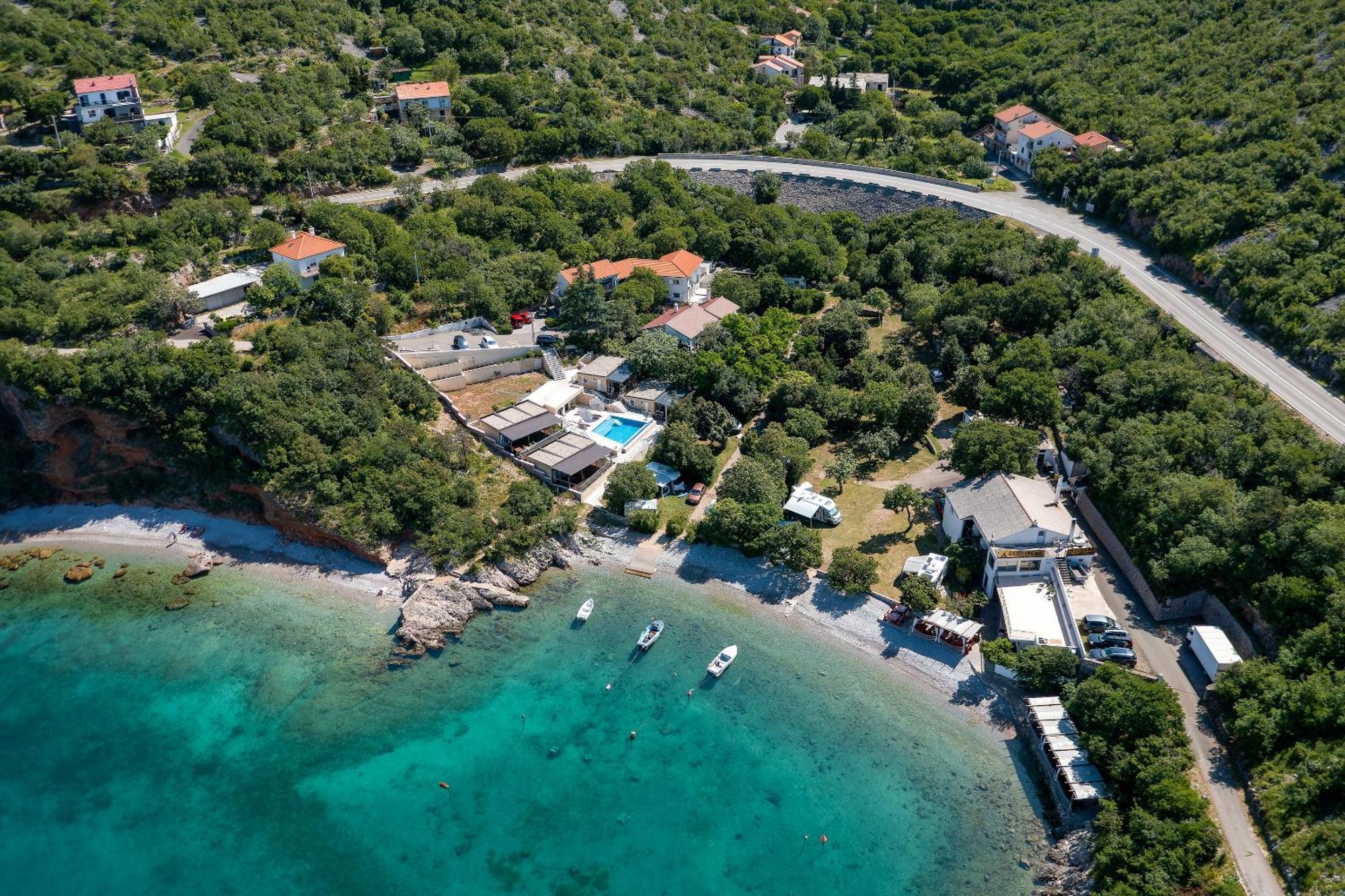Hotel Boora Glamp Experience & Heated Infinity Pool à Senj  Extérieur photo