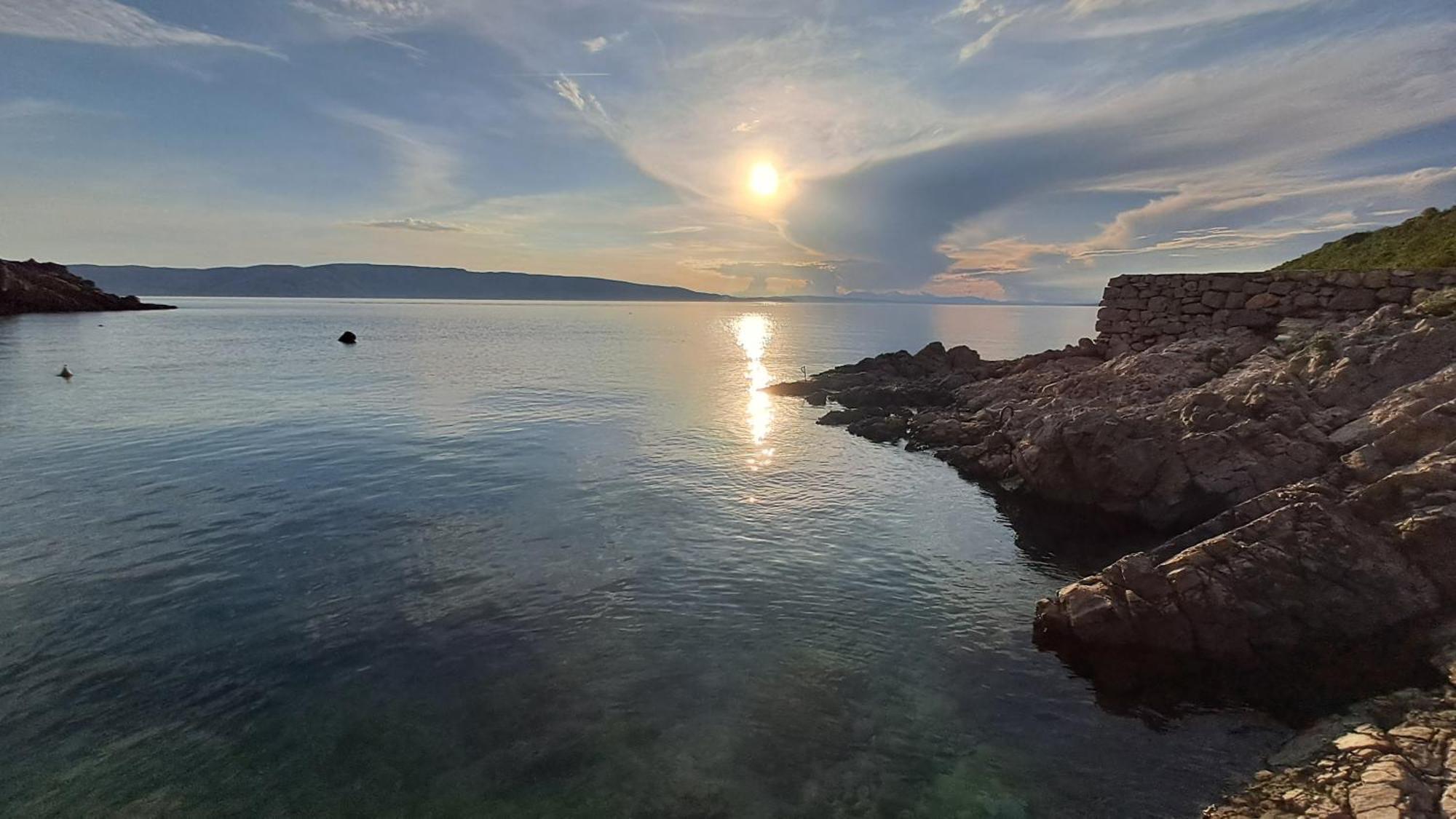 Hotel Boora Glamp Experience & Heated Infinity Pool à Senj  Extérieur photo