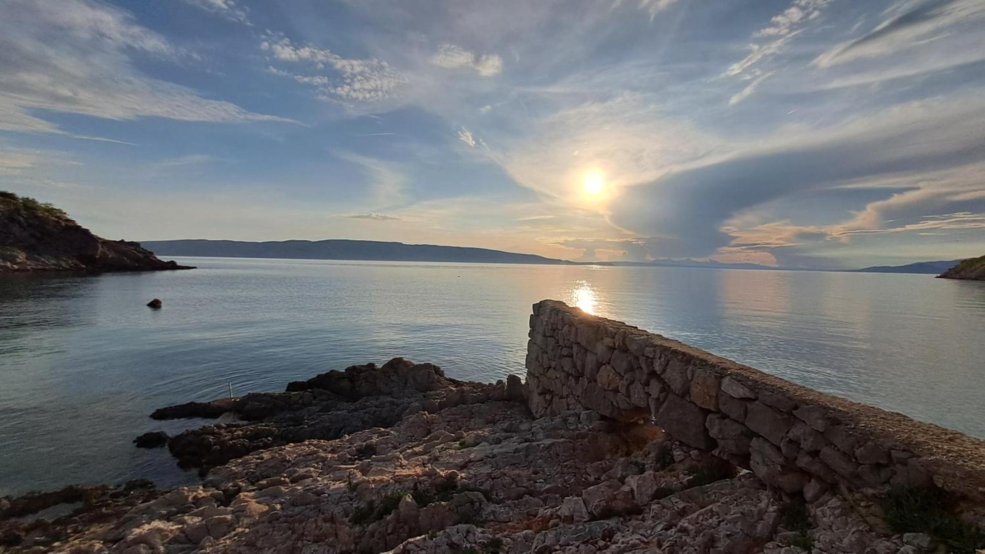 Hotel Boora Glamp Experience & Heated Infinity Pool à Senj  Extérieur photo
