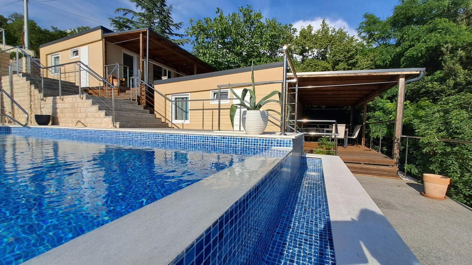Hotel Boora Glamp Experience & Heated Infinity Pool à Senj  Extérieur photo