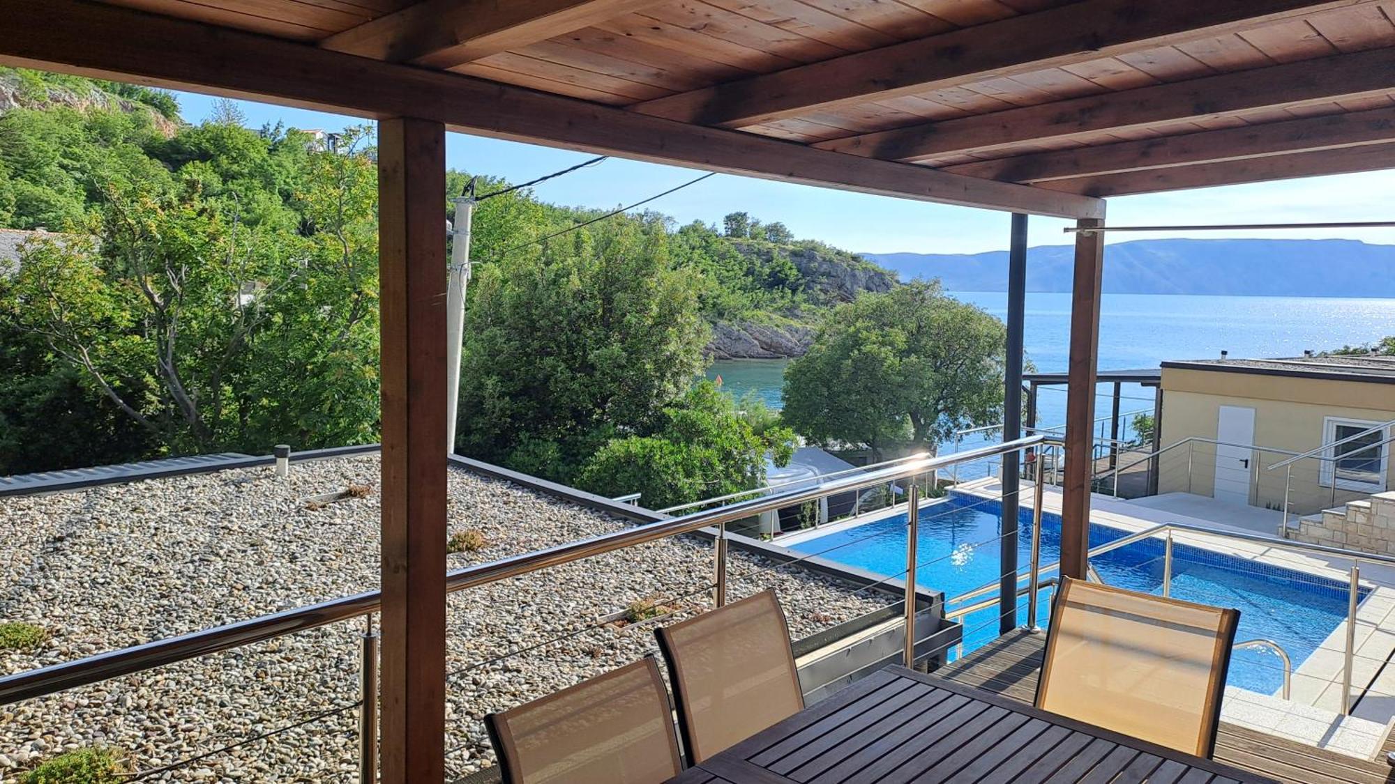 Hotel Boora Glamp Experience & Heated Infinity Pool à Senj  Extérieur photo